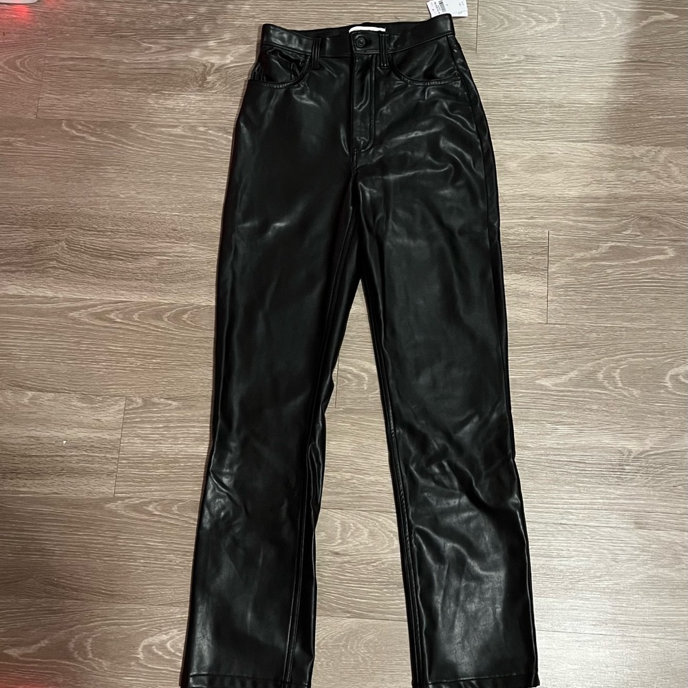 ABERCROMBIE 90s STRAIGHT LEG VEGAN LEATHER PANT
